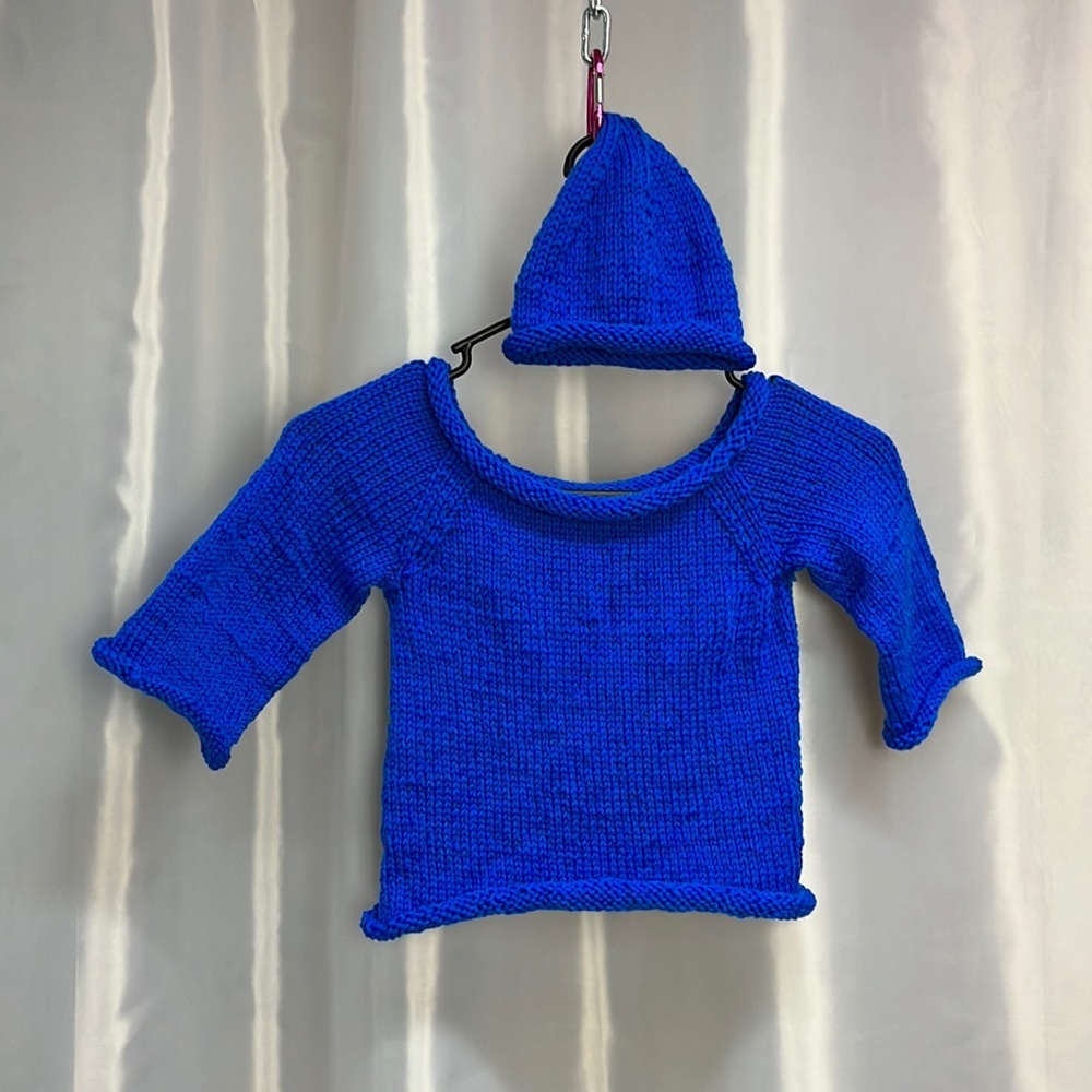 One of a kind gift. Lorraine hand knitted hat and sweater set NEW. 1628